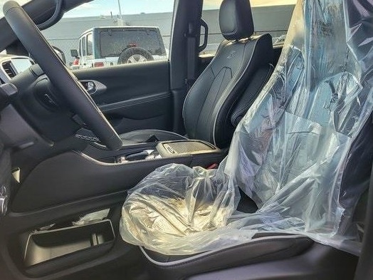 2026 CHRYSLER PACIFICA - Image 9