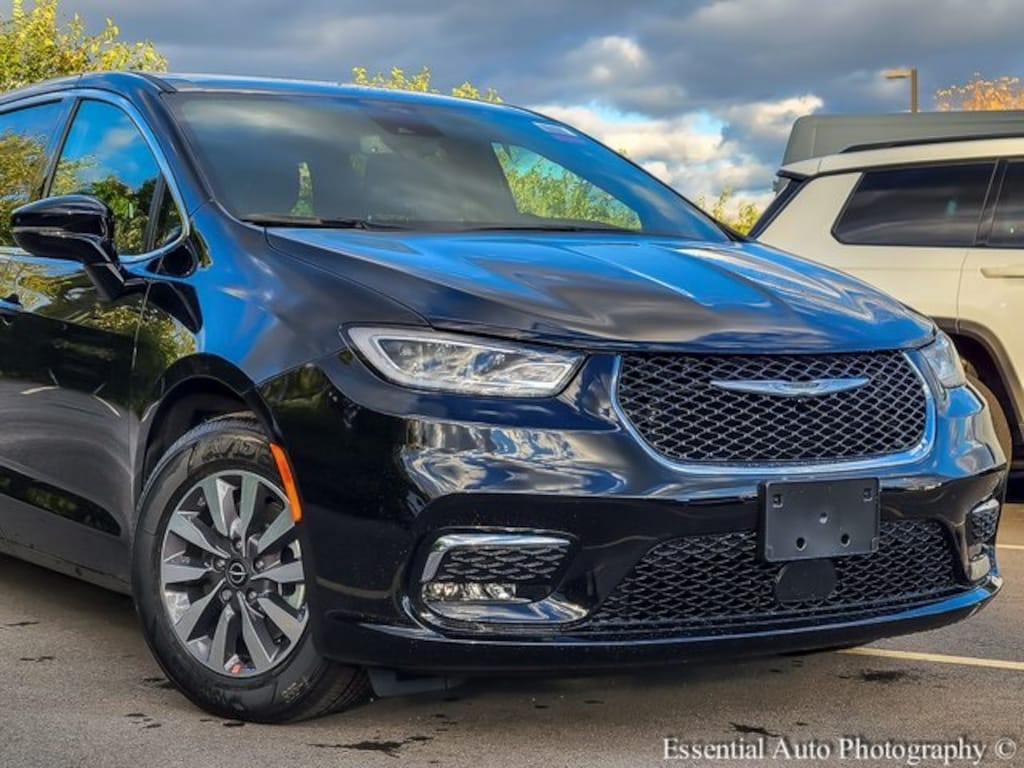 New 2026 Chrysler Pacifica Hybrid Select Passenger Van