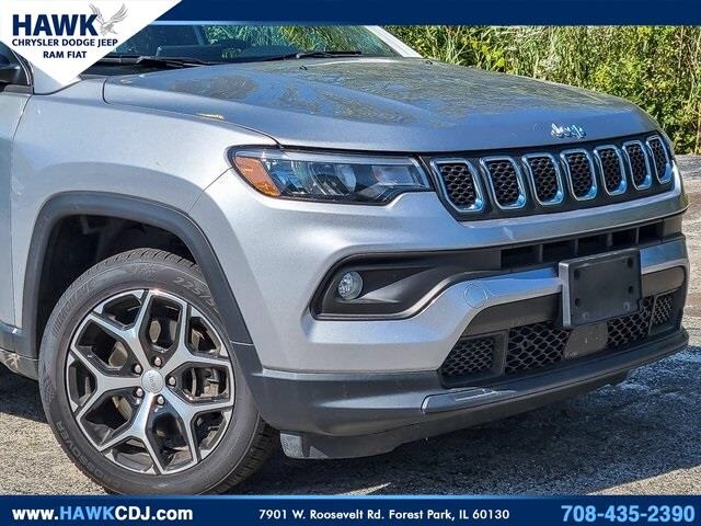 2024 Jeep Compass Latitude photo 2