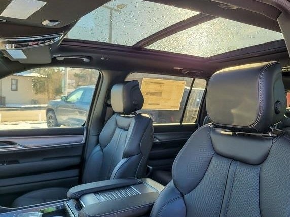 2026 JEEP GRAND WAGONEER L - Image 11