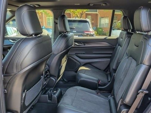 2025 JEEP GRAND CHEROKEE L - Image 12