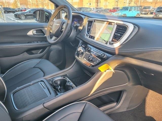 2026 CHRYSLER PACIFICA - Image 21