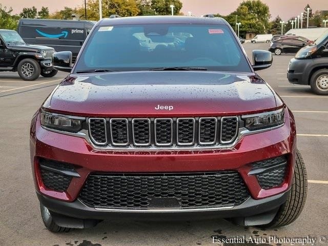 2025 JEEP GRAND CHEROKEE - Image 4