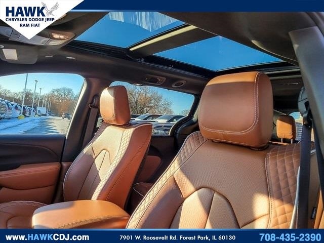 2025 CHRYSLER PACIFICA - Image 10
