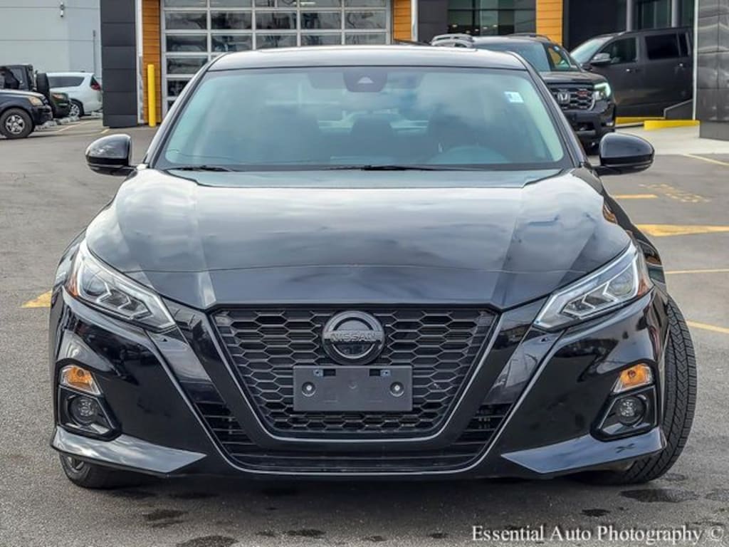 Used 2022 Nissan Altima 2.5 SR Sedan