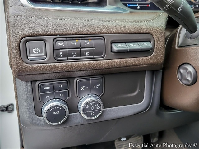 2023 GMC YUKON - Image 16