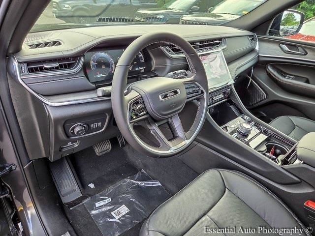2025 JEEP GRAND CHEROKEE - Image 10