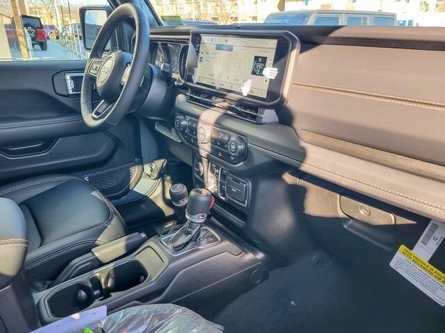 2026 JEEP GLADIATOR - Image 16