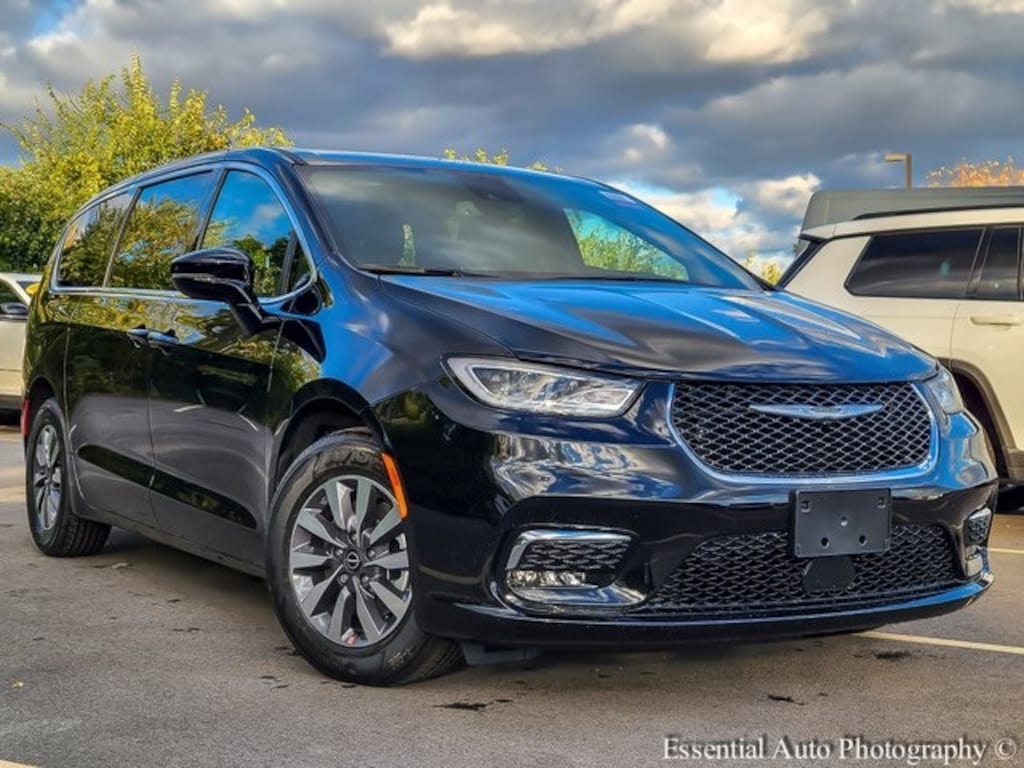 New 2026 Chrysler Pacifica Hybrid Select Passenger Van