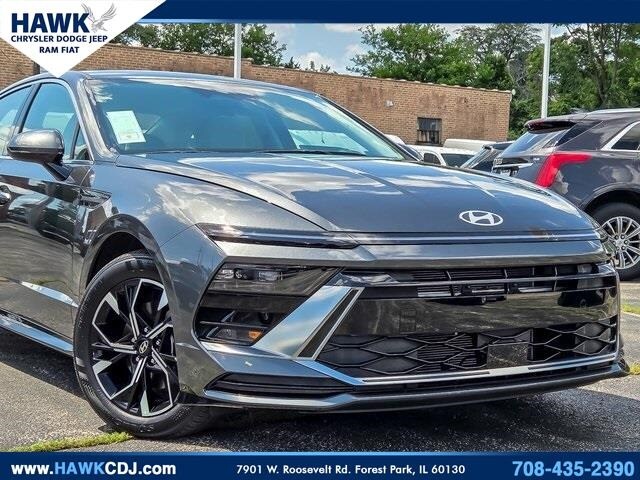 2025 Hyundai Sonata SEL photo 2