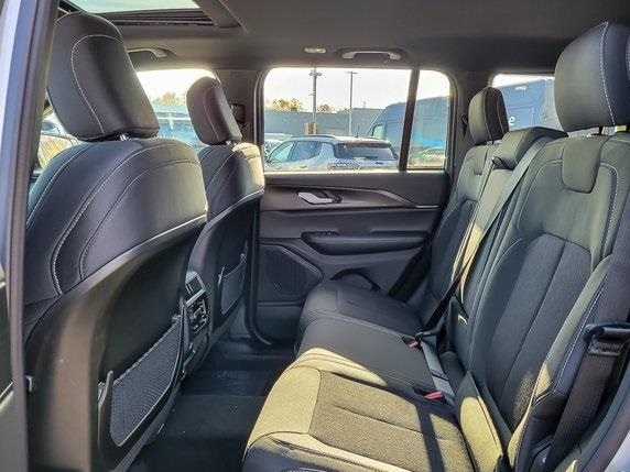 2025 JEEP GRAND CHEROKEE - Image 12