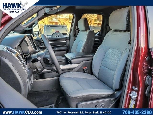 2025 RAM 1500 - Image 8