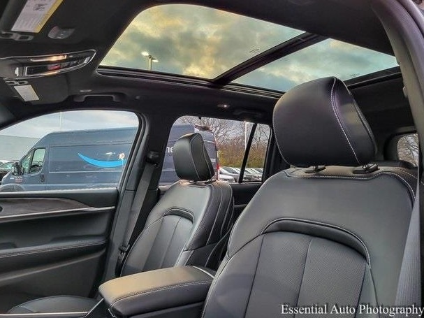 2025 JEEP GRAND CHEROKEE - Image 10