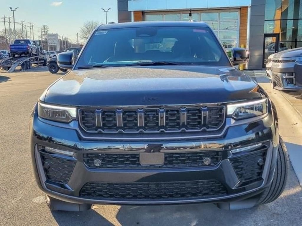 New 2026 Jeep Grand Cherokee Summit Sport Utility