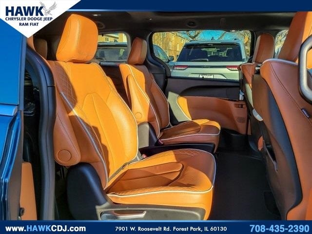 2025 CHRYSLER PACIFICA - Image 32