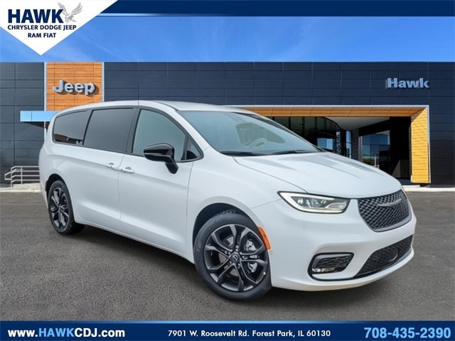 2026 Chrysler Pacifica Select's photo