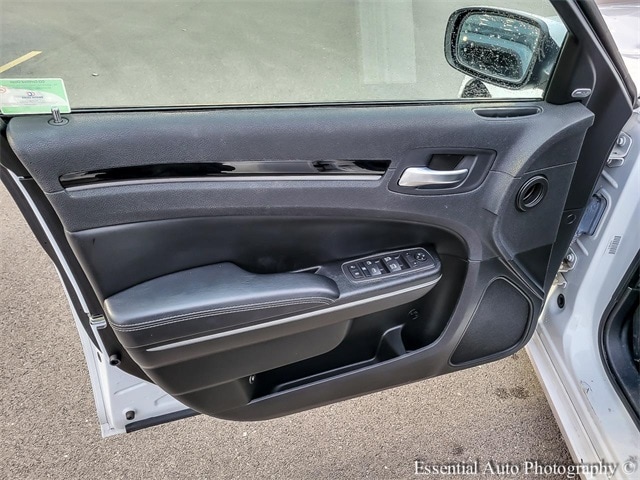 2023 CHRYSLER 300 - Image 23