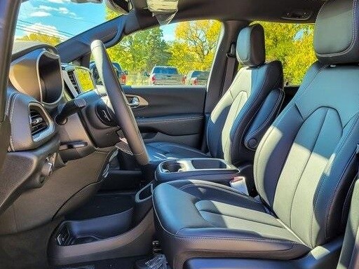 2026 CHRYSLER PACIFICA - Image 9