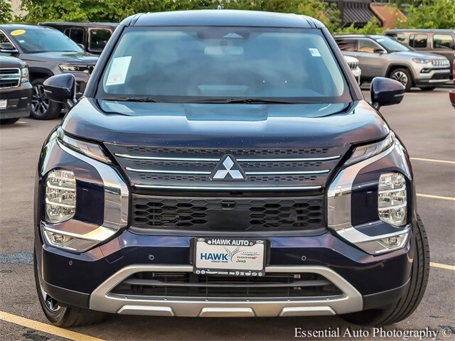 2023 Mitsubishi Outlander SE photo 2