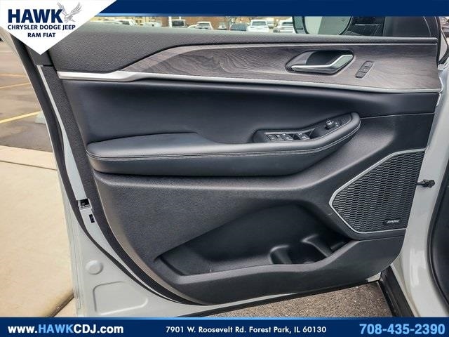 2023 JEEP GRAND CHEROKEE L - Image 13