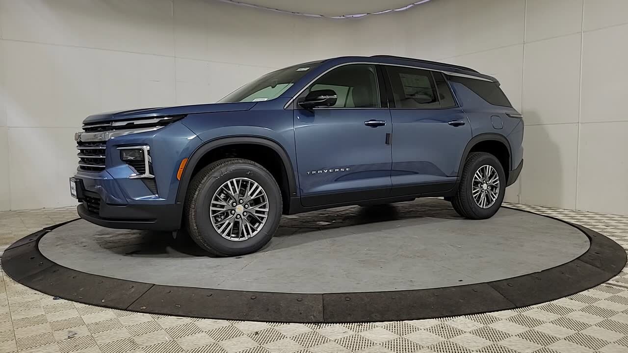 2025 Chevrolet Traverse photo 4