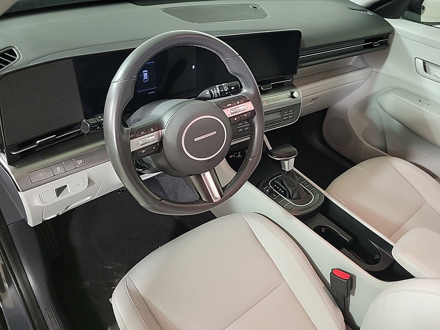 2025 HYUNDAI KONA - Image 13