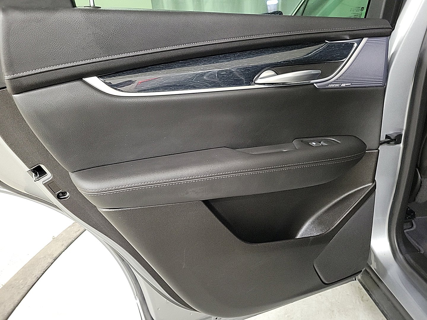 2025 CADILLAC XT5 - Image 23