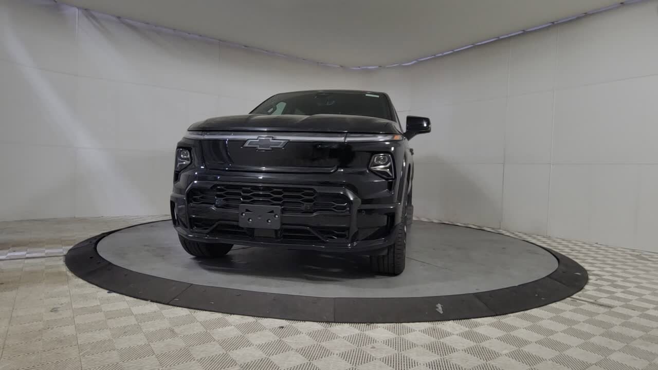 2024 Chevrolet Silverado EV RST photo 4