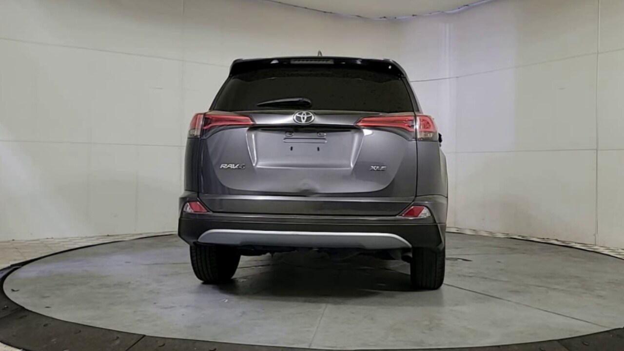 Used 2018 Toyota RAV4 XLE with VIN 2T3WFREV4JW452676 for sale in Plainfield, IL