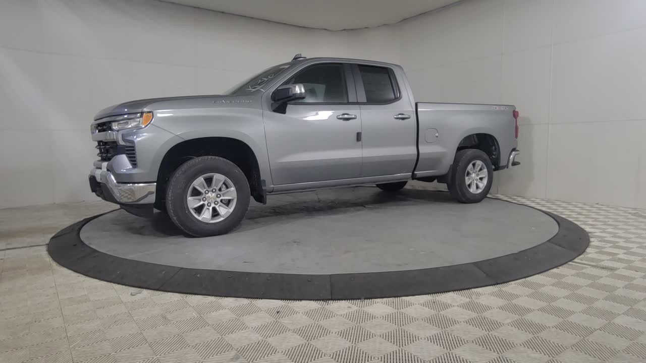 2025 Chevrolet Silverado 1500 LT photo 4