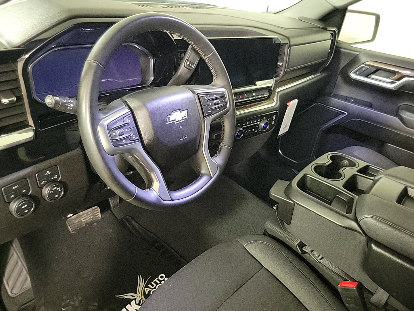 2025 CHEVROLET SILVERADO - Image 13