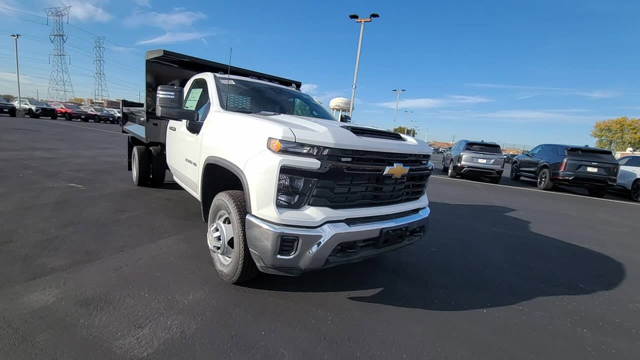 2025 Chevrolet Silverado 3500HD Work Truck photo 3