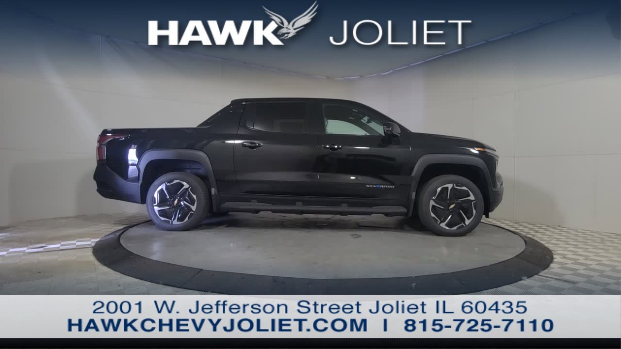 2025 Chevrolet Silverado EV LT - Photo 13