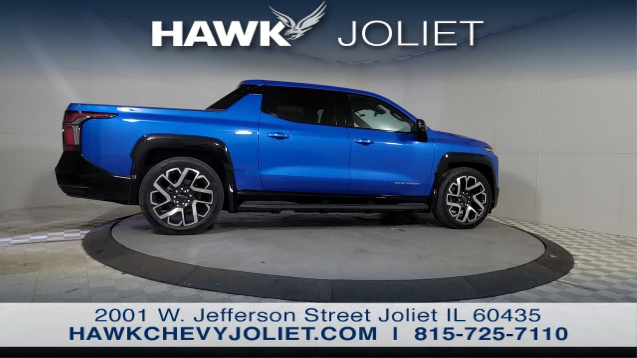 2025 Chevrolet Silverado EV RST - Photo 9