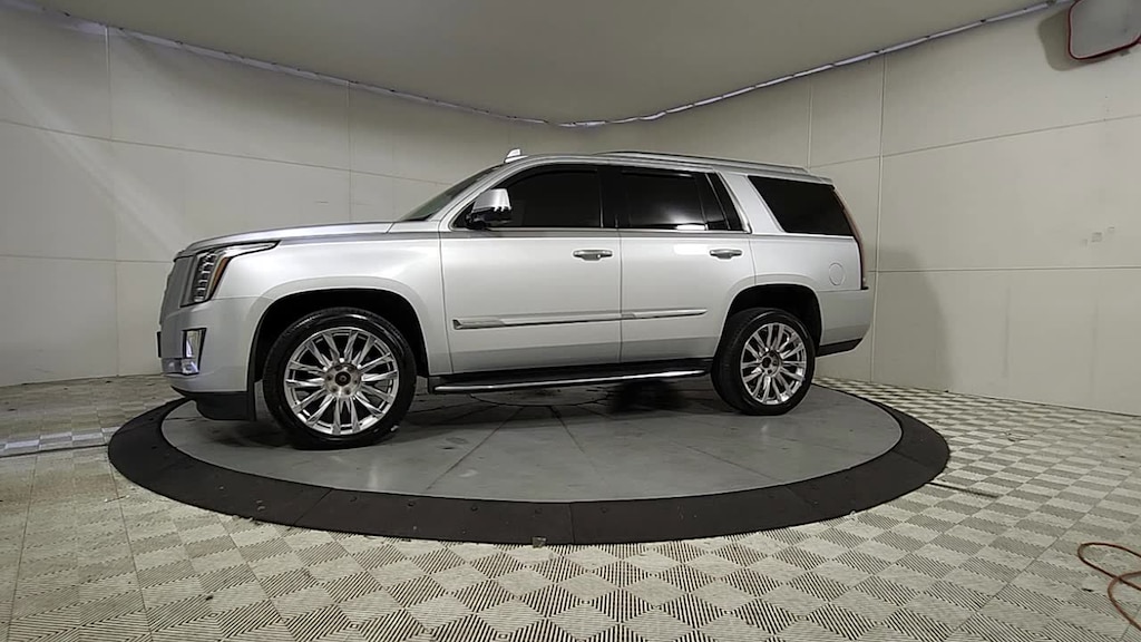 Used 2015 CADILLAC Escalade Luxury SUV