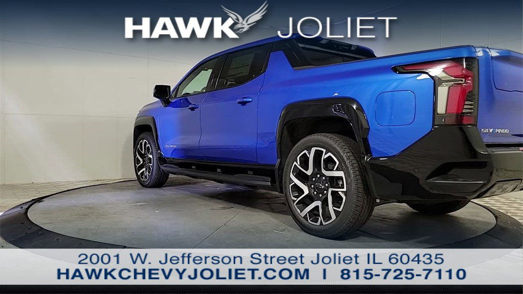 2025 Chevrolet Silverado EV RST - Photo 10