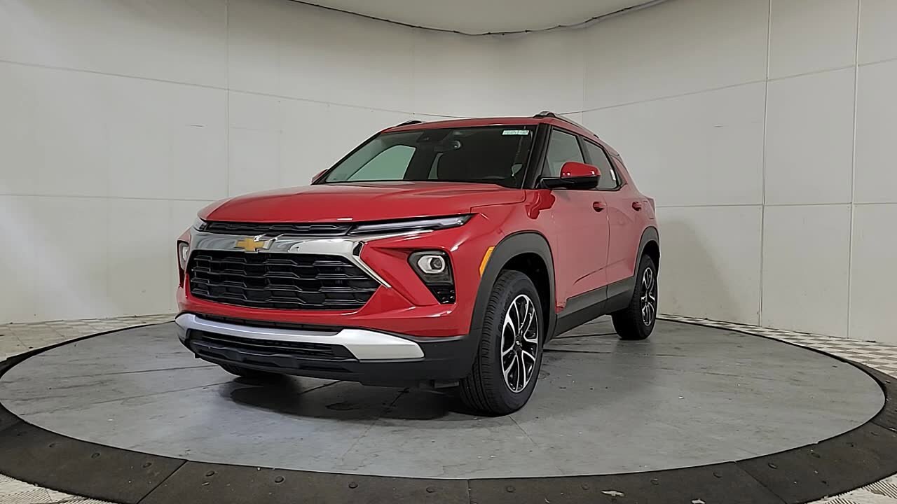 2026 Chevrolet Trailblazer LT photo 2