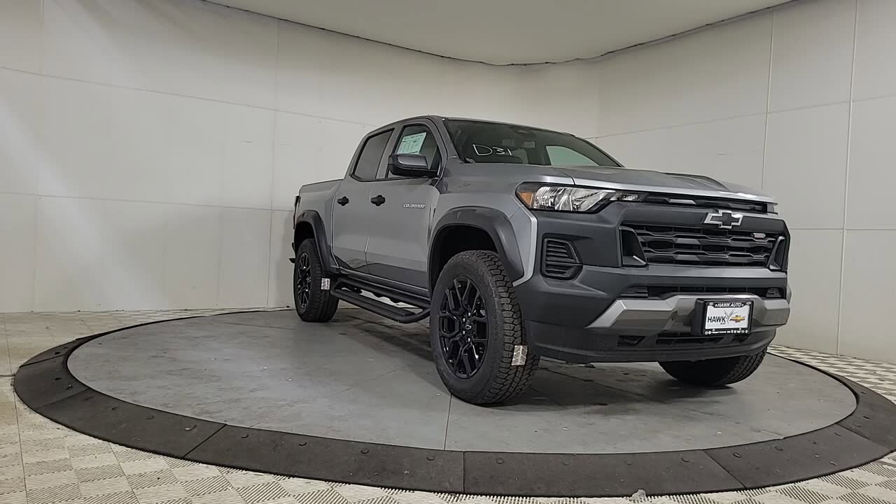 2025 Chevrolet Colorado Trail Boss photo 2
