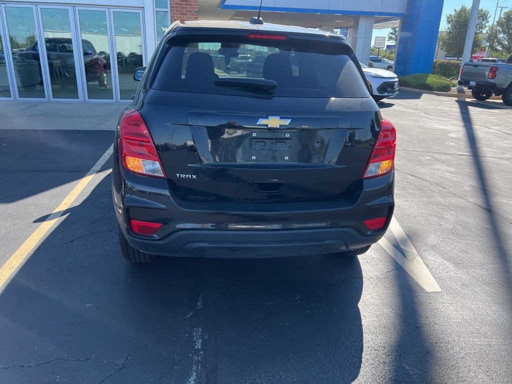 2020 Chevrolet Trax LS photo 2