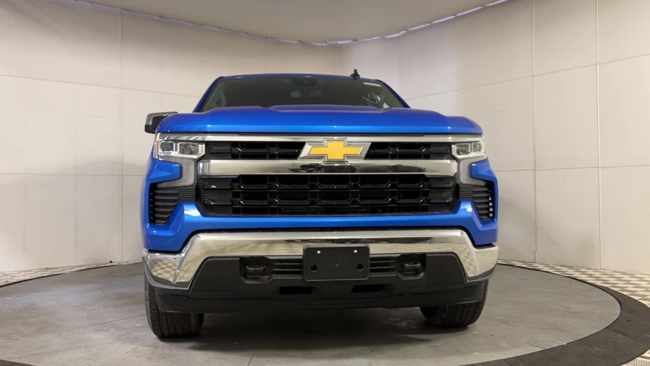 2025 Chevrolet Silverado 1500 LT photo 2