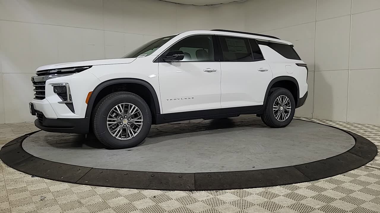2025 Chevrolet Traverse photo 4