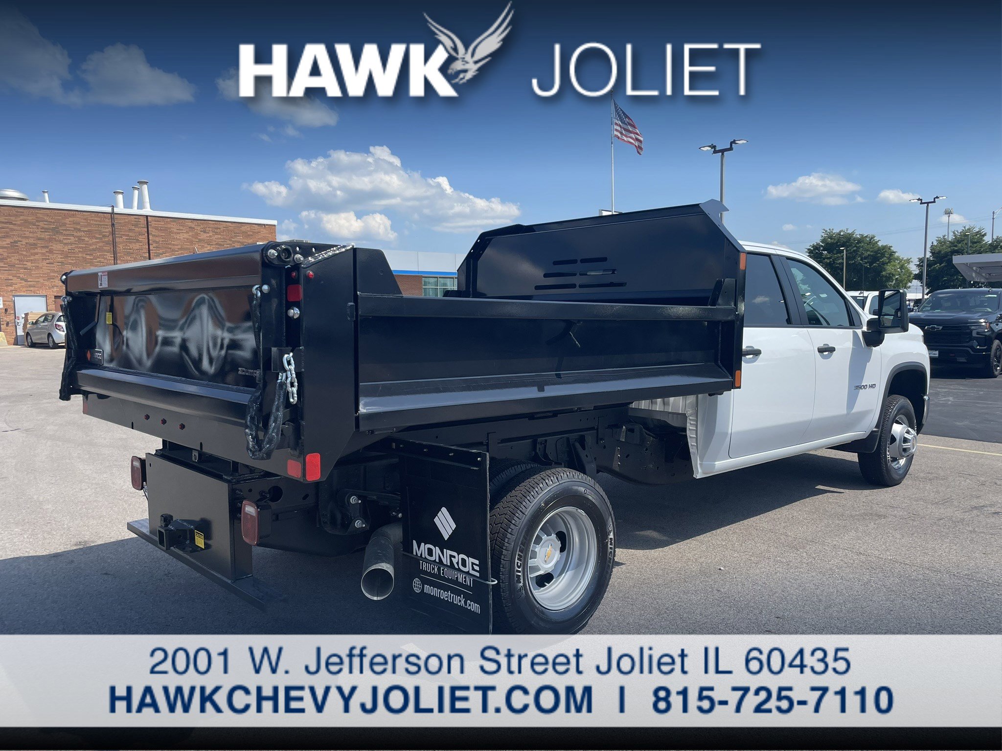 View vehicle photo 7