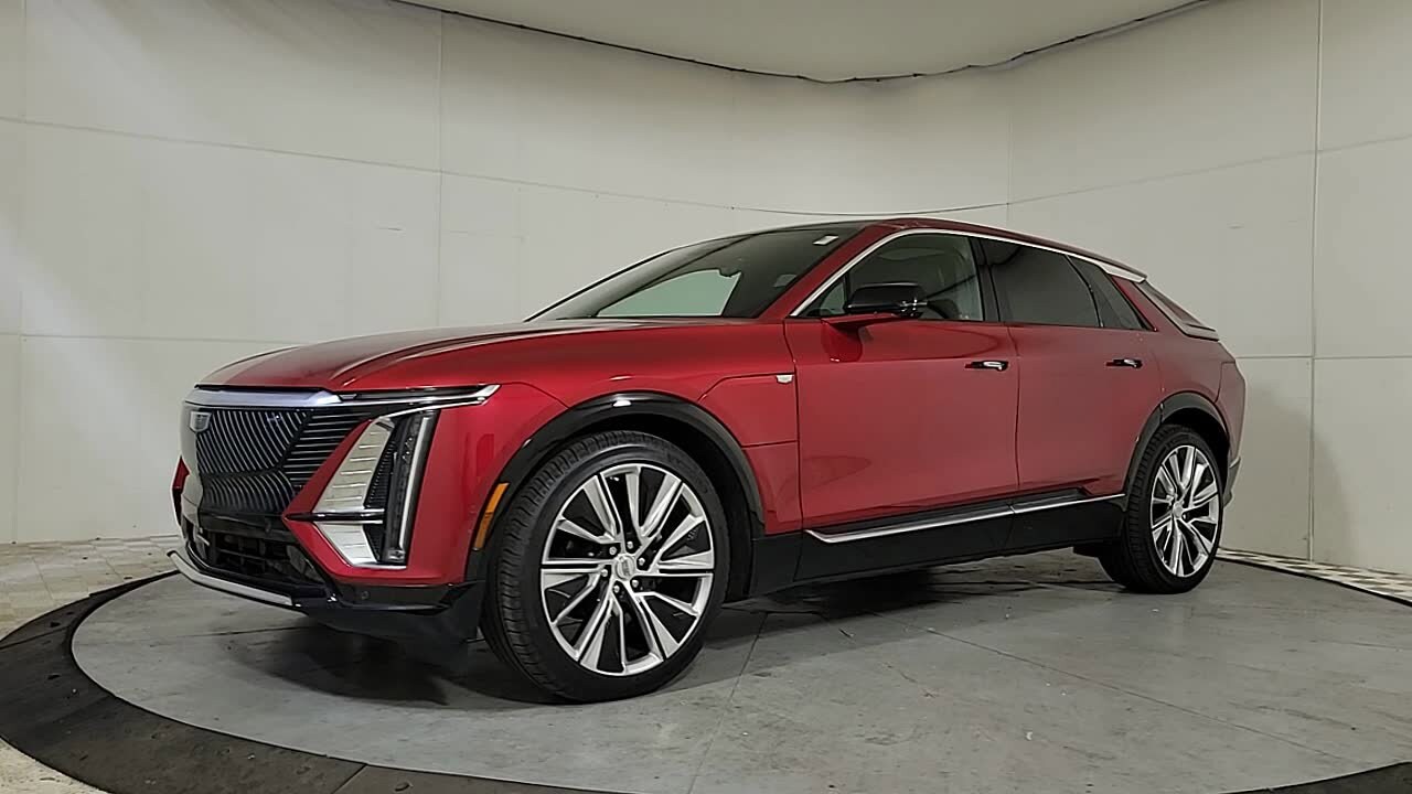 2024 Cadillac Lyriq Luxury photo 3