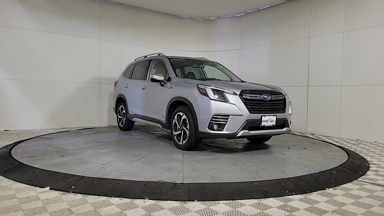 2022 Subaru Forester Touring photo 3