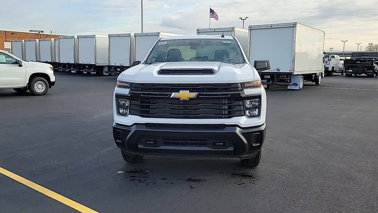 2025 Chevrolet Silverado 2500HD photo 4