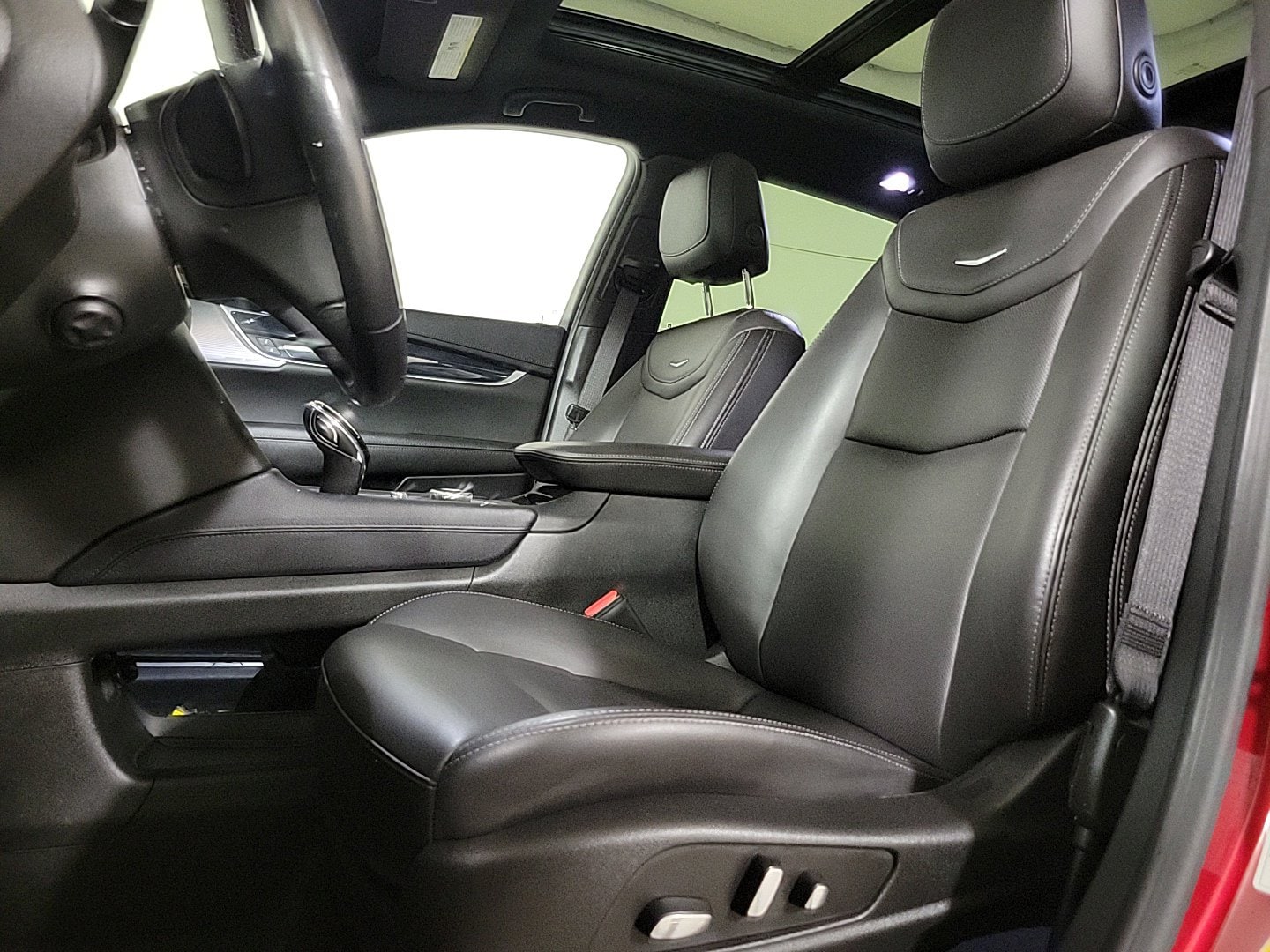 2024 CADILLAC XT5 - Image 12