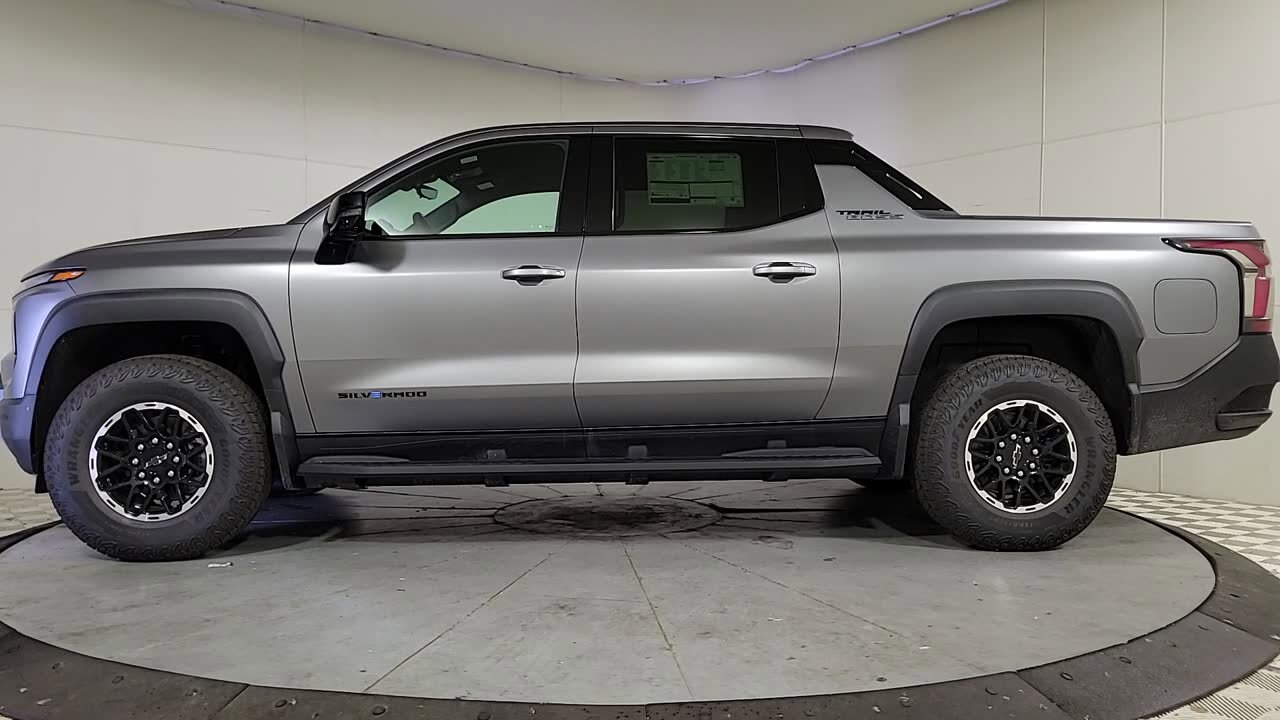2026 Chevrolet Silverado EV Trail Boss photo 4