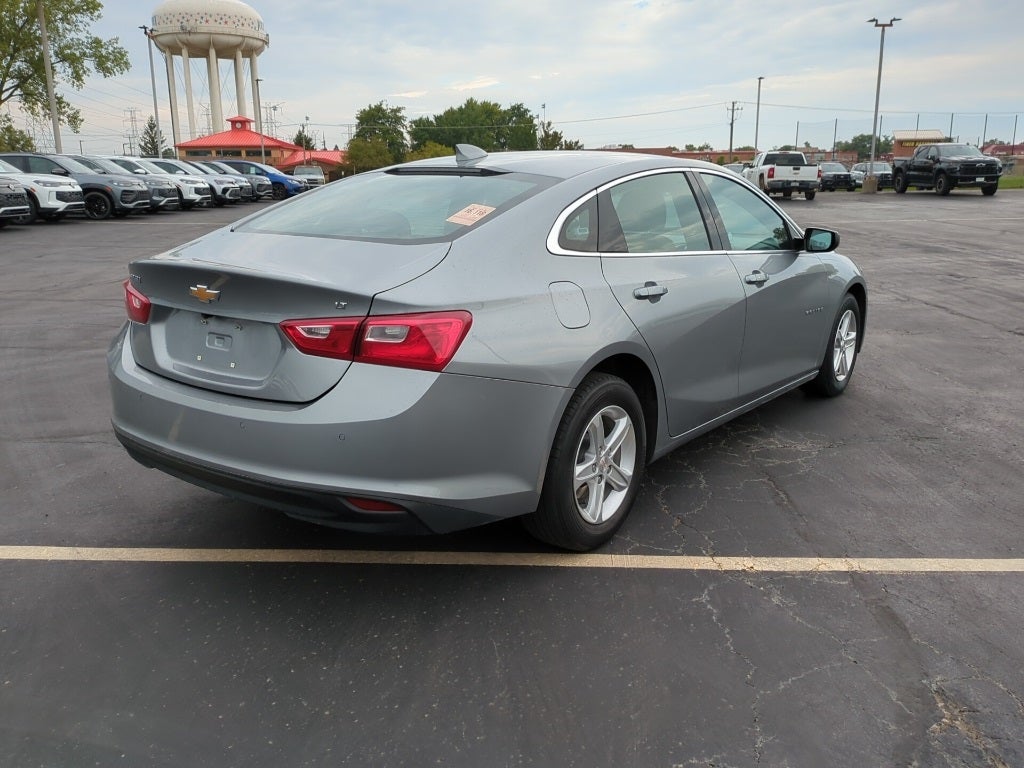 2024 Chevrolet Malibu 1LT photo 3