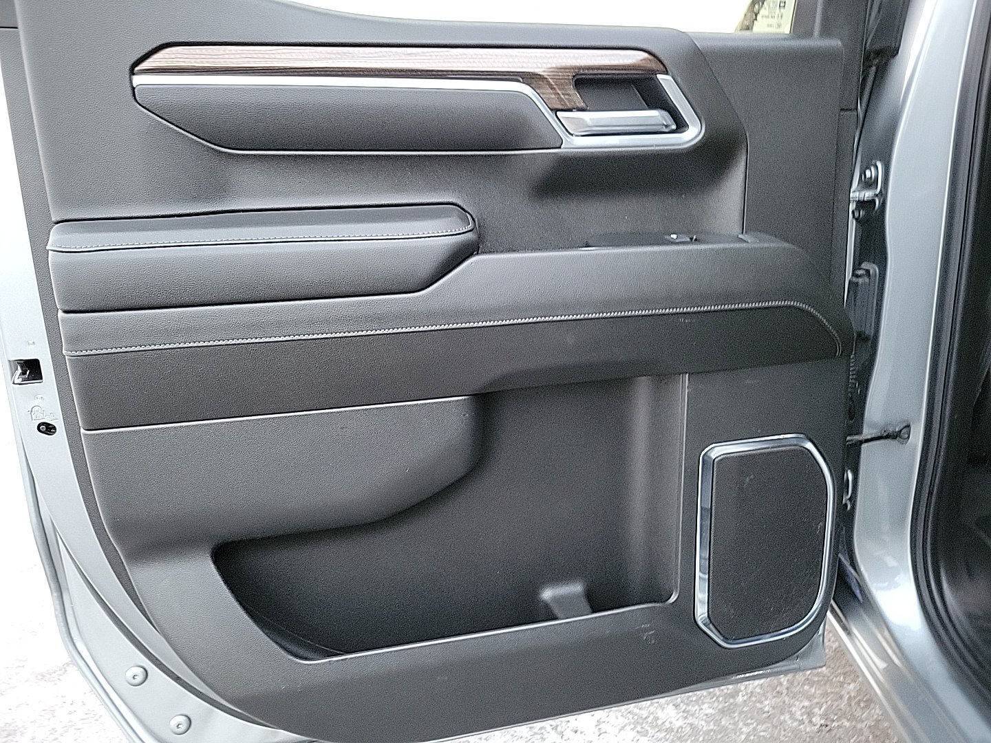 2025 CHEVROLET SILVERADO - Image 23