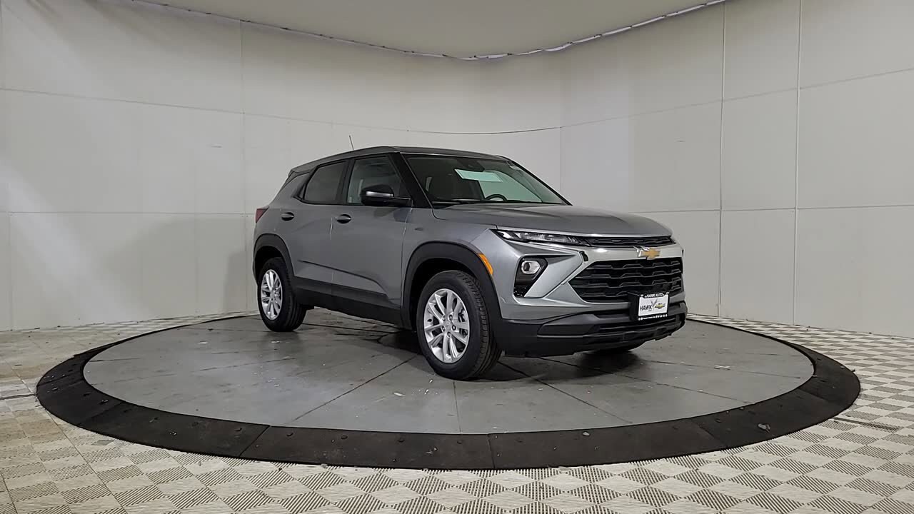 2025 Chevrolet Trailblazer LS photo 2